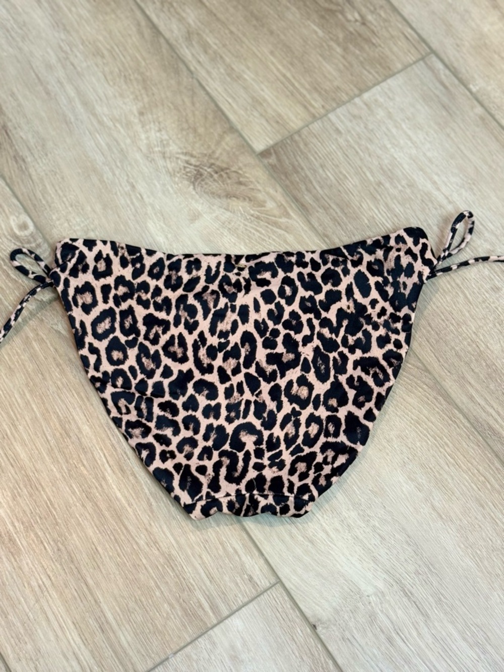 Victoria Secret Side-Tie Bikini Bottom Leopard Print Size Small - Picture 2 of 3